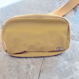 Lululemon Everywhere Belt Bag